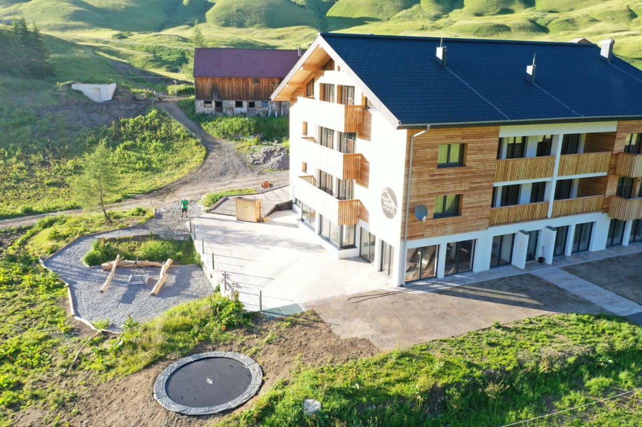 Apart-Wolf-Arlberg Warth  Luaran gambar